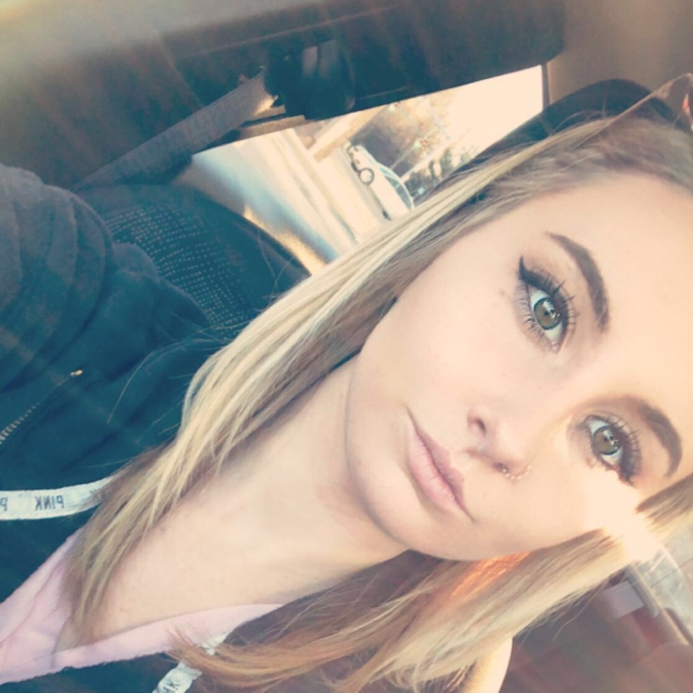 Meet your Posher, Danielle